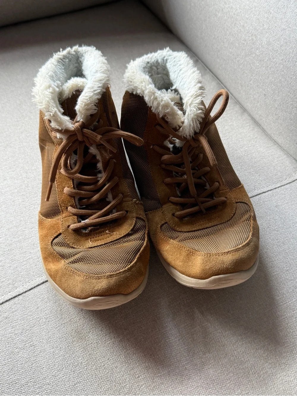 Skechers on the GO City Winter Boots - Picture 1 of 8